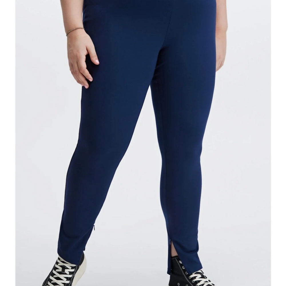 Women's Navy Blue Pants
